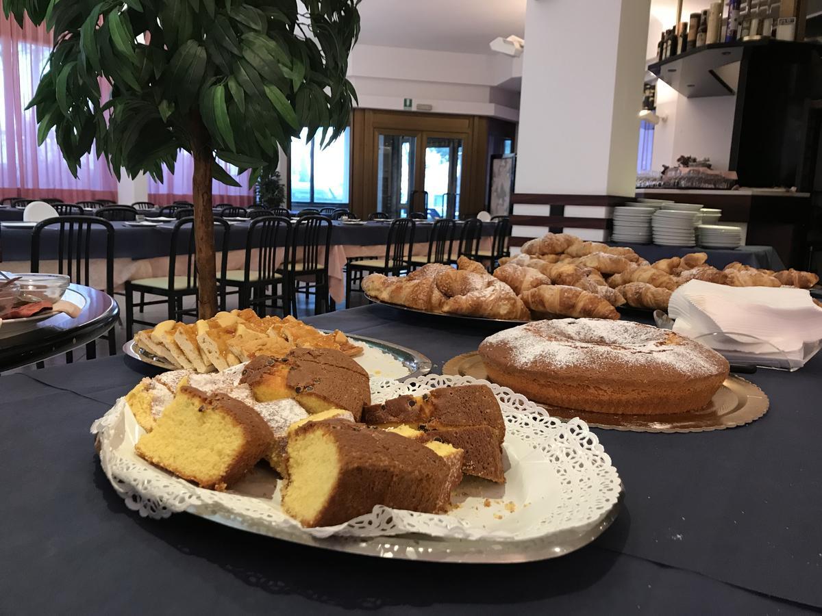 Hotel Grassetti Piediripa Bagian luar foto