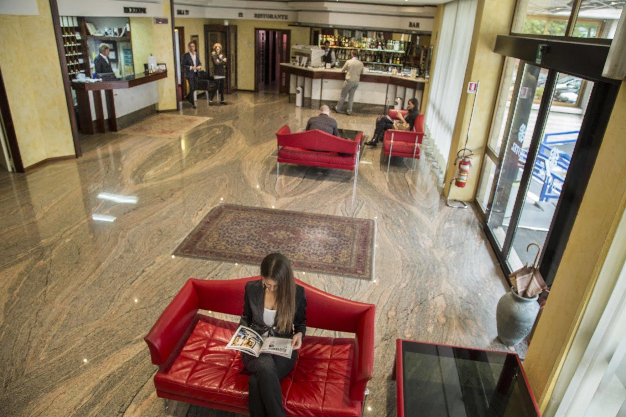 Hotel Grassetti Piediripa Bagian luar foto